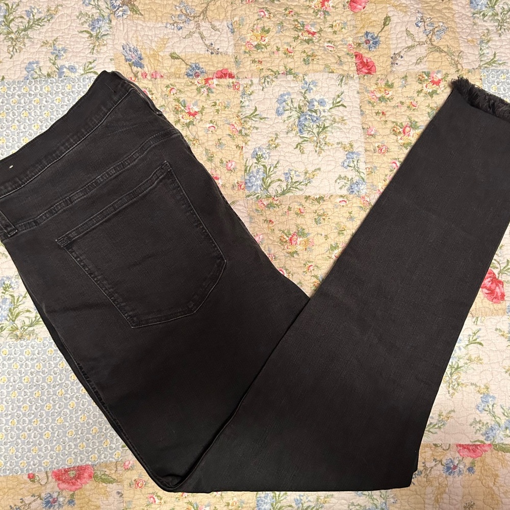 Madewell High Waisted Button Fly Black Skinny Jeans in Size 35 Tall